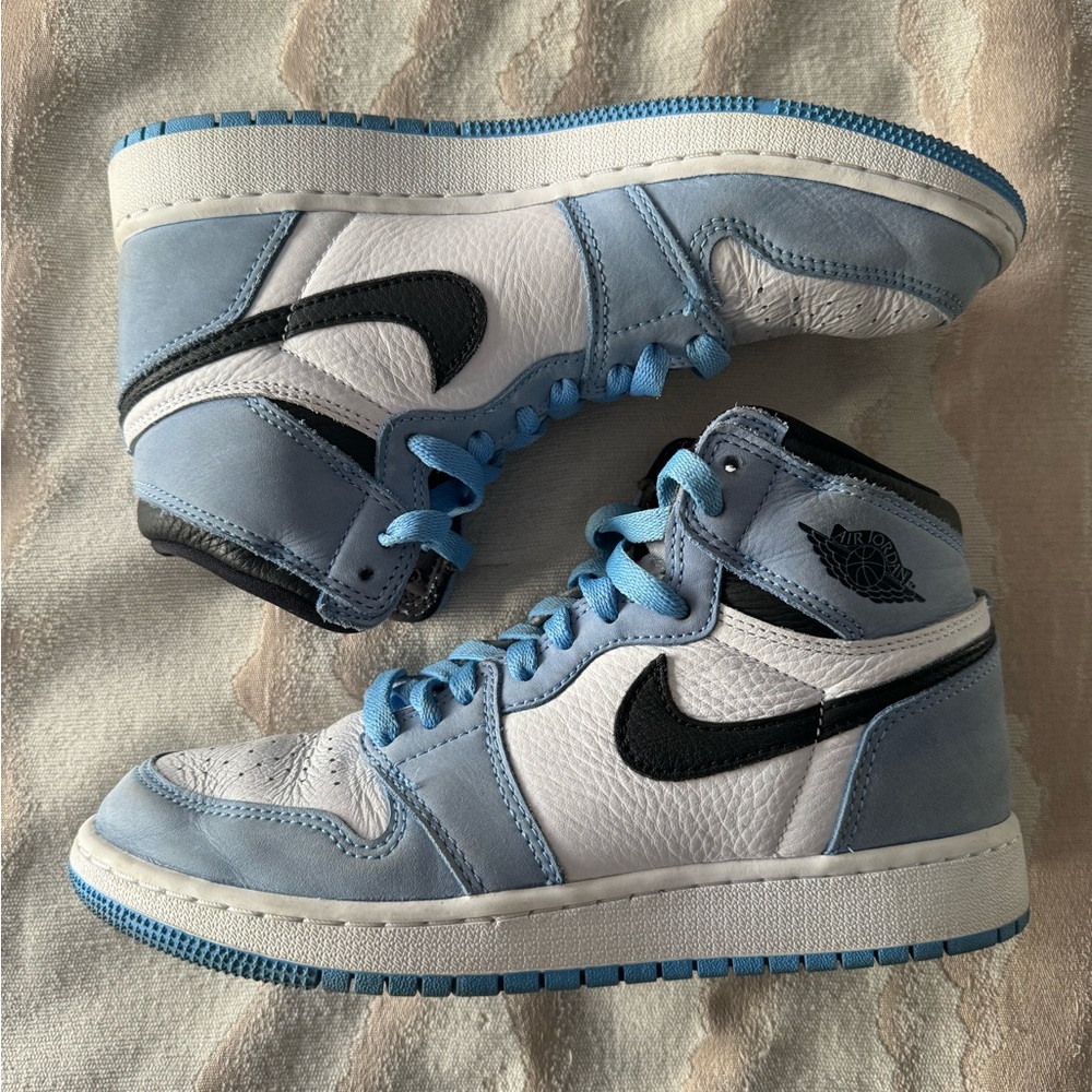 Nike Air Jordan 1 Retro High OG University Blue